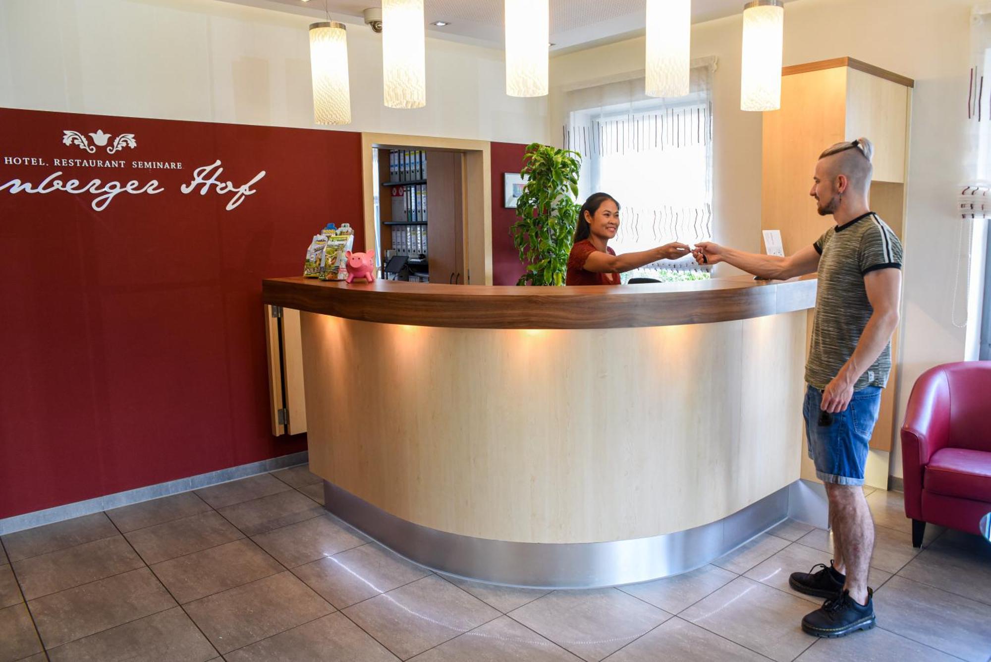Hotel Nuernberger Hof نيوماركت إن دير أوبيرفالز المظهر الخارجي الصورة