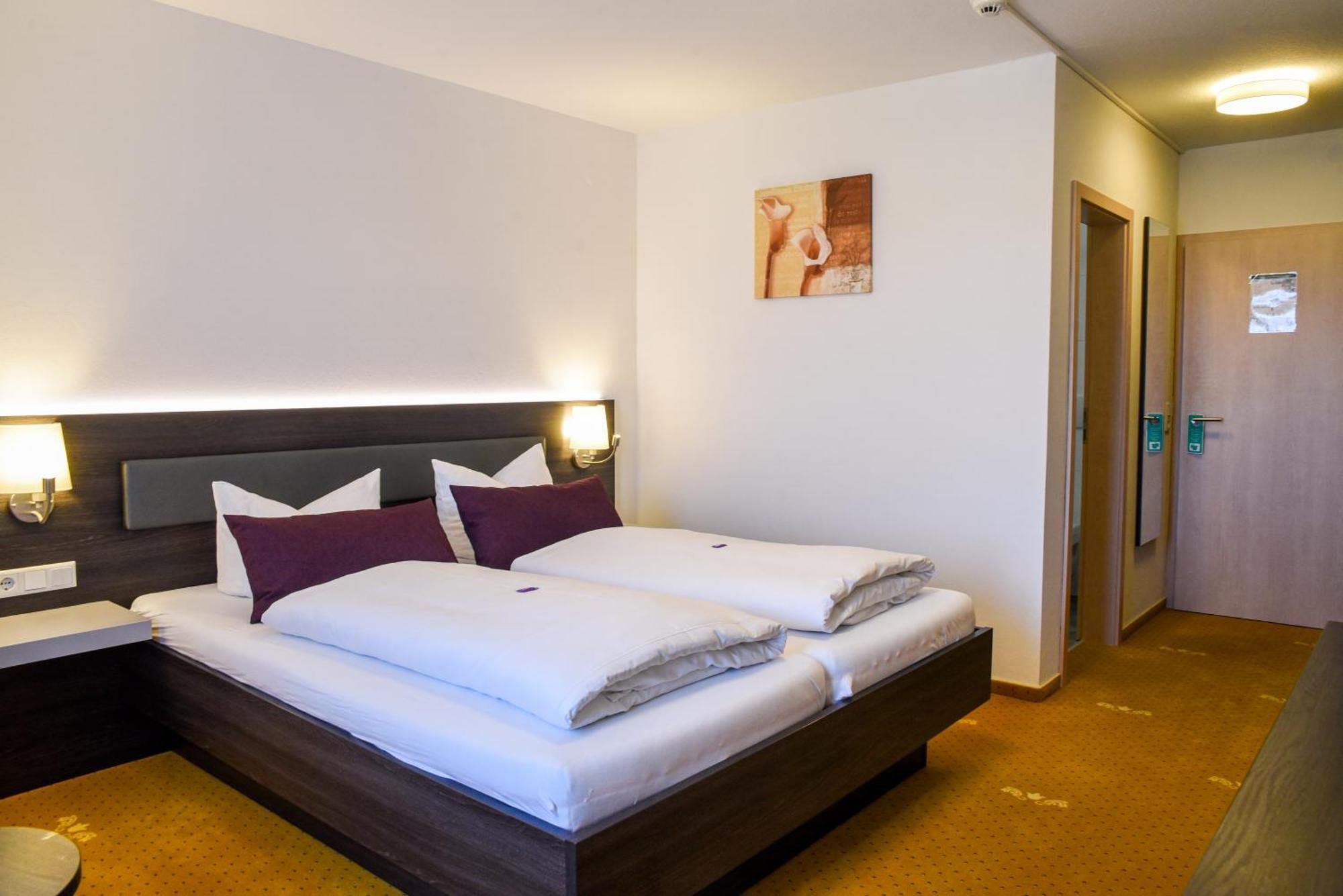 Hotel Nuernberger Hof نيوماركت إن دير أوبيرفالز المظهر الخارجي الصورة