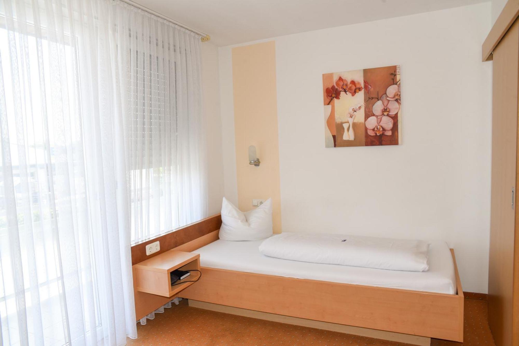 Hotel Nuernberger Hof نيوماركت إن دير أوبيرفالز المظهر الخارجي الصورة