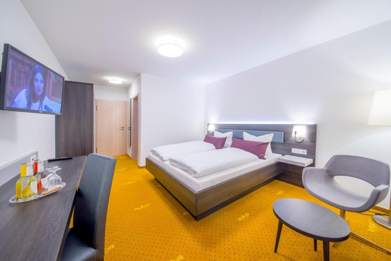 Hotel Nuernberger Hof نيوماركت إن دير أوبيرفالز المظهر الخارجي الصورة