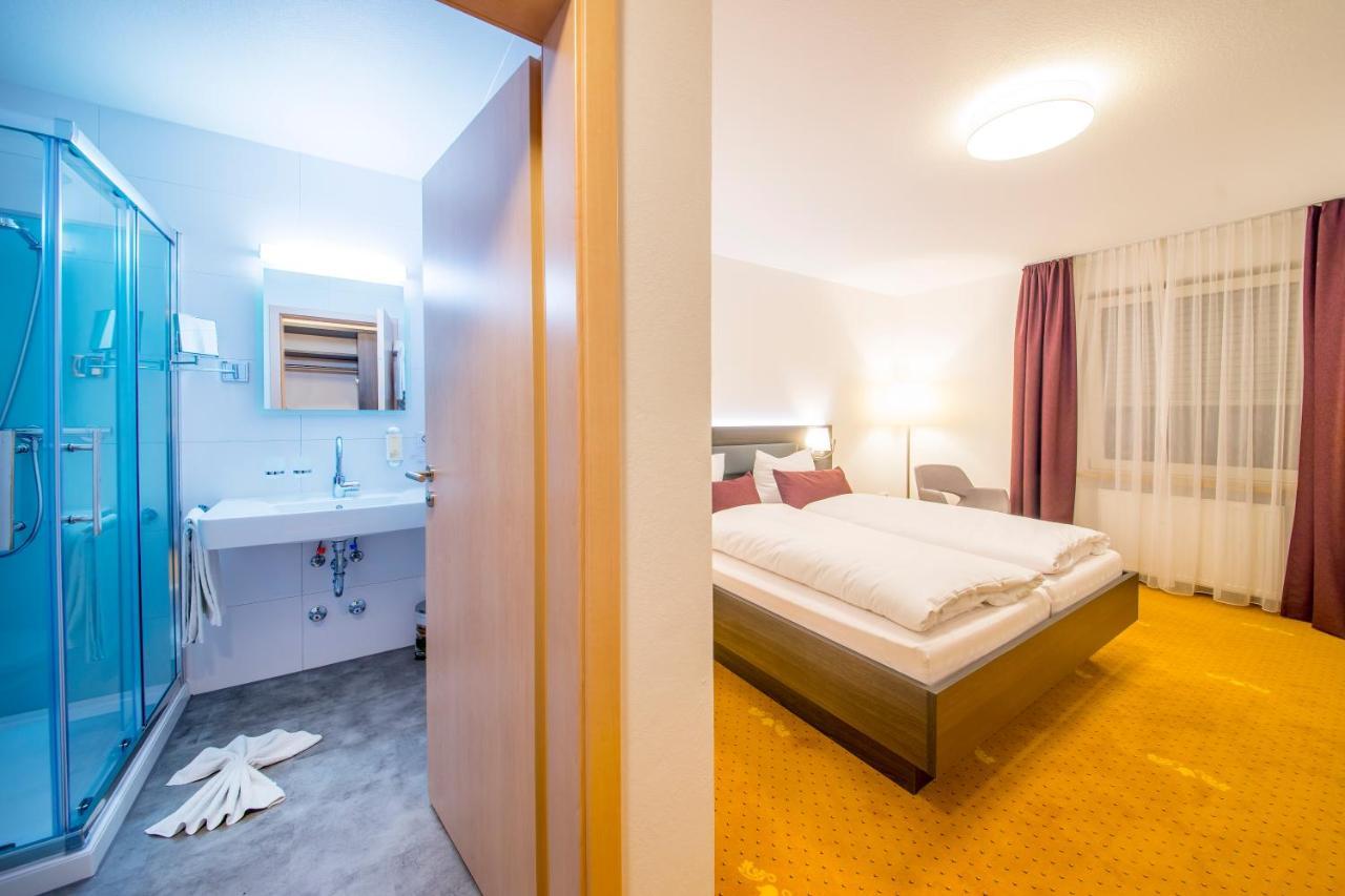 Hotel Nuernberger Hof نيوماركت إن دير أوبيرفالز المظهر الخارجي الصورة